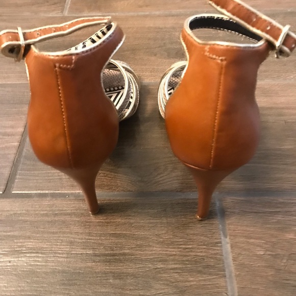 Jessica Simpson Strappy Snake Skin Open Toe - Picture 3 of 6